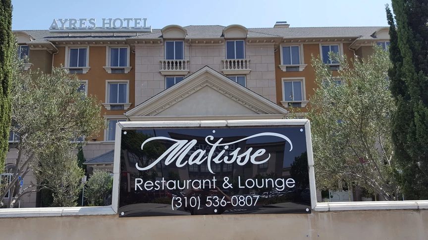 Monument Signs | Hospitality and Hotel Signs